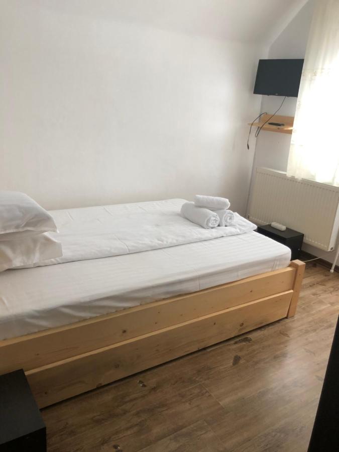 Villa Casa Bogdan Vârtop Esterno foto